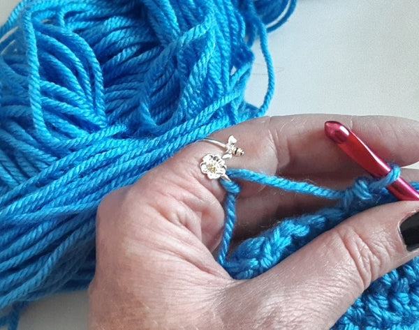 Yarn Tension Ring Bee and Flower Adjustable Ring Size 5-10 Beginner Crocheting Gift