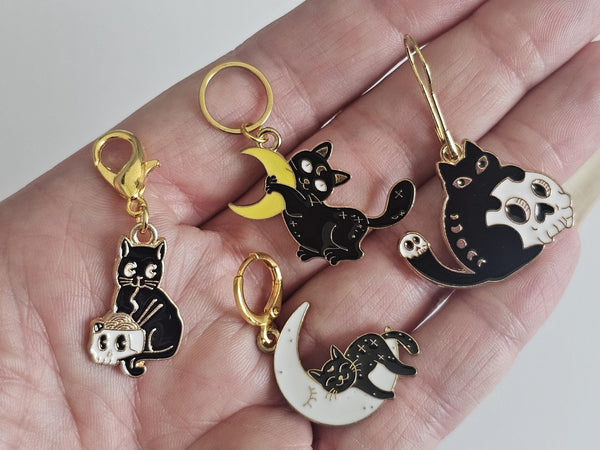 Black Cat Halloween Stitch Markers Set of 8 Cute Crochet and Knitting Accessories Spooky Yarn Markers for Fall Projects Cat Lover Gift