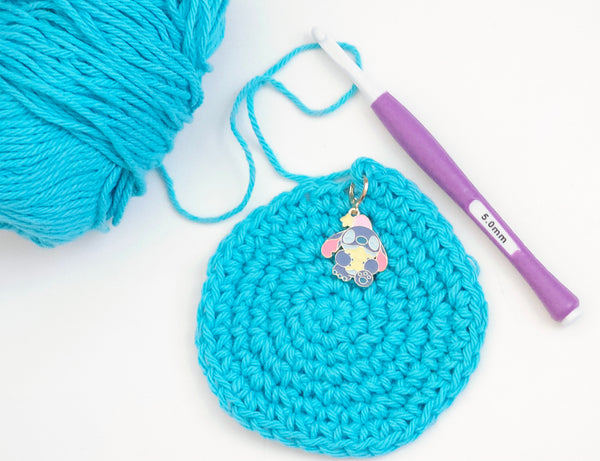 Blue Alien Stitch Markers Set of 6 Stitch Resin Charms Knitting Crochet Stitch Marker Progress Keepers Stitch Counter Place Marker