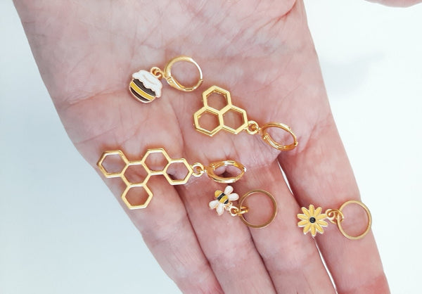 Stitch Markers Honey Bees and Flowers for Crochet and Knitting Set of 8 Detachable Place Marker Progress Keepers Yarn Gifts Accessories