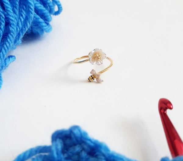 Gold Sterling Silver Yarn Tension Ring Bee & Flower Adjustable Size 5-10 Crochet Ring Beginner Knitting Gift Regulator Tool Yarn Guide