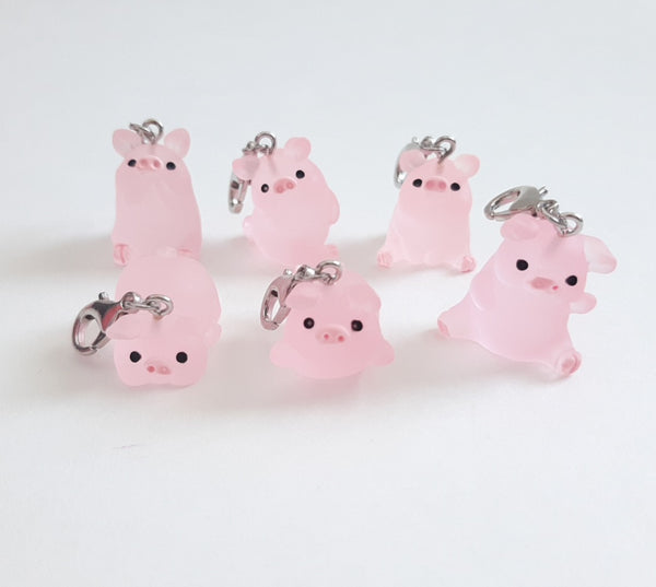 Stitch Markers 6pc Posing 3D Pigs for Crochet and Knitting Detachable Place Marker Progress Keeper Yarn Gifts Accessories Notions