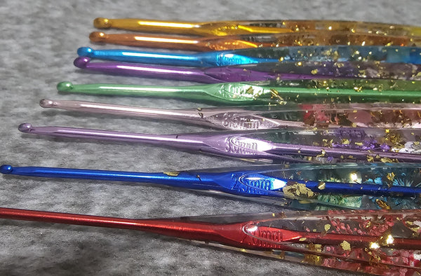 Pretty Resin Crochet Hook Full Set 9 Sizes 2.0-6.0mm Aluminum Hooks with Comfort Grip Ergonomic Floral Handle Hook Size B C D E G 7 H I J