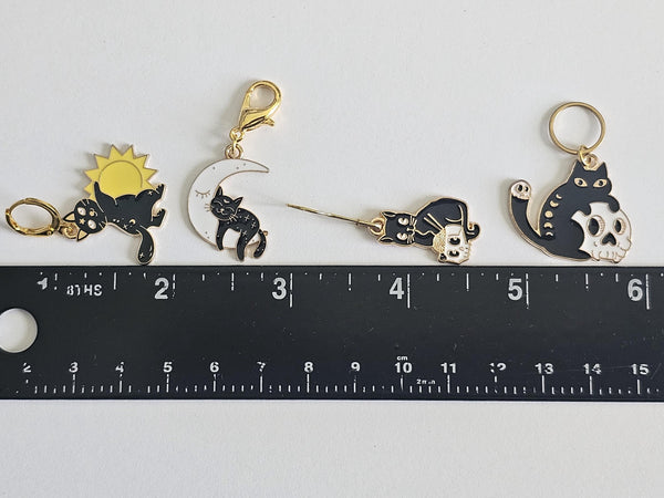 Black Cat Halloween Stitch Markers Set of 8 Cute Crochet and Knitting Accessories Spooky Yarn Markers for Fall Projects Cat Lover Gift