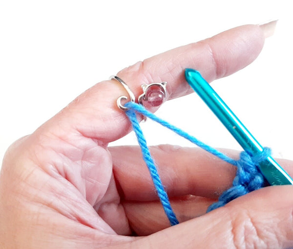 Silver Yarn Tension & Fidget Ring Cat | Adjustable Size 5-10 Crochet Ring | Beginner Knitting Crochet Gift | Tension Regulator Tool Notions