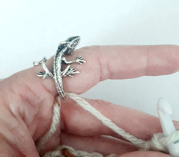 Yarn Tension Ring Iguana Lizard Gecko Silver Adjustable Size 6-10 Crochet Ring Beginner Knitting Crochet Gift Tension Regulator Tool