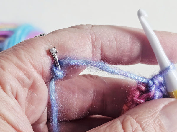 Sterling Silver Yarn Tension Ring Bow Tie Ribbon Knot Adjust Size 5-8 Crochet Beginner Knitting Crochet Gift Tension Regulator Yarn Guide